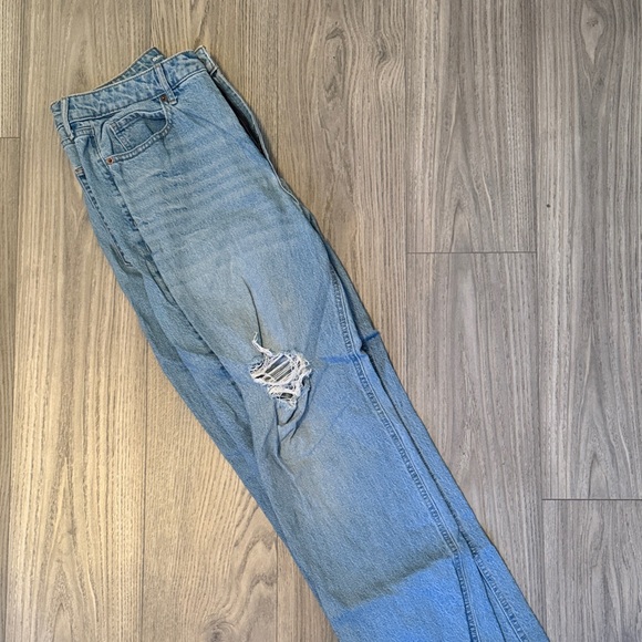 Old Navy Classic Blue Women's Jeans - Wide Leg - Picture 3 of 3